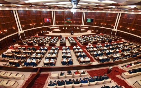 Milli Məclisin deputatlarının sayı 125-dən 122-yə düşüb.