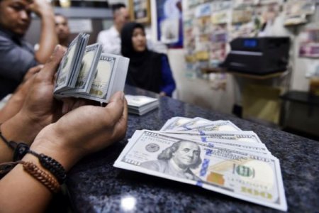 Beynəlxalq ekspert: Dollar çökür