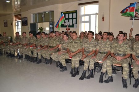 Azərbaycan Ordusunun şəxsi heyəti qarşısında maraqlı görüş oldu