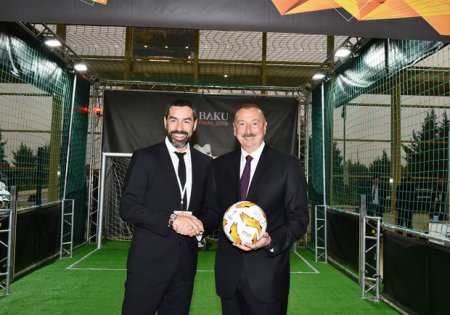 İlham Əliyev məşhur futbolçu ilə görüşüb - FOTO