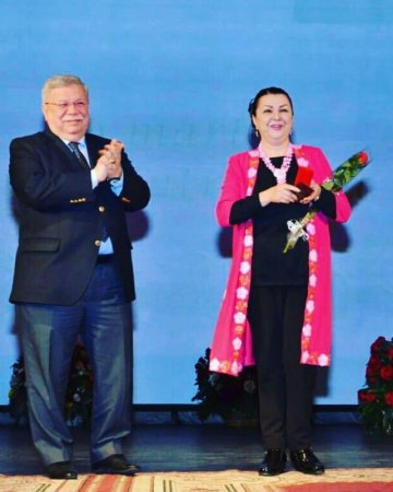 Firəngiz Mütəllimovaya “Sənətkar medalı” verildi - FOTOLAR