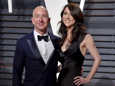 Ceff Bezos boşandığı həyat yoldaşını dünyanın ən zəngin qadını etdi