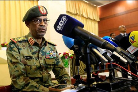 Sudanın müdafiə naziri hərbi şuranın başçısı olub