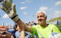 73 yaşlı qapıçı "Ginnesin rekordlar kitabı"na düşdü