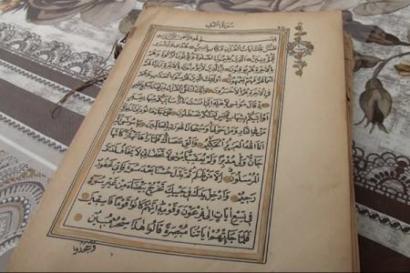 Evdən qədim Quran kitabı tapıldı - Kitaba heçnə olmayıb - VİDEO