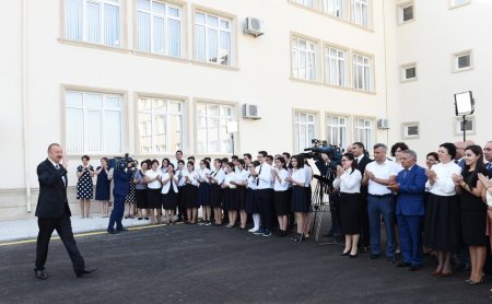 Prezident İlham Əliyev Savalan yaşayış massivində 28 nömrəli orta məktəbin açılış mərasimində iştirak edib