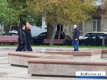 Bakının yeni meri şəhər gəzintisinə çıxıb, göstərişlər verdi - FOTO
