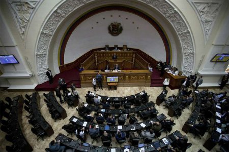 Venesuela parlamenti ölkədə fövqəladə vəziyyət elan edib