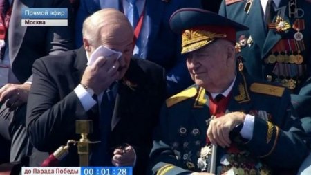 Lukaşenko göz yaşlarını saxlaya bilmədi