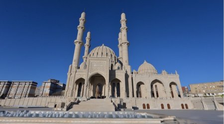 Məscidlər bu il bağlı qalacaq