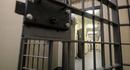 Deputatın seyfindən 22 milyon rubl oğurlayan model 4 il müddətinə həbs edilib