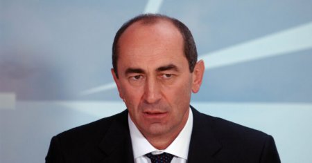 Hakerlərimiz Robert Köçəryanın və digərlərinin mobil telefon bazasını ələ keçirdi - FOTO