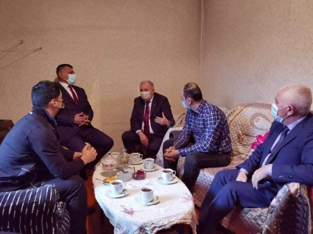 Suraxanı RİH başçısı yaralı hərbiçiləri ziyarət edir