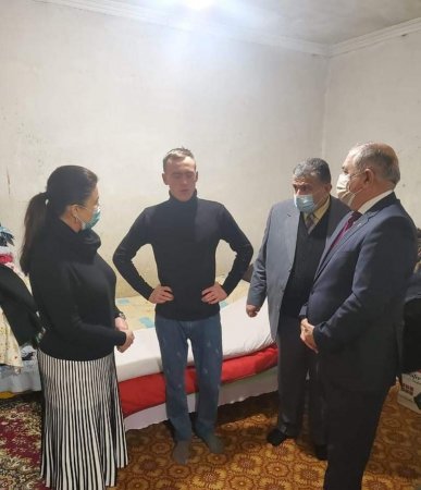 Suraxanı rayon icra hakimiyyətinin başçısı  vətən müharibəsində yaralanan sakinlərini unutmur
