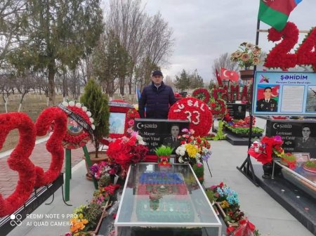 Adil Əliyev Naxçıvan Muxtar Respublikasına səfəri zamanı şəhidlər xiyabanın ziyarət etmişdir