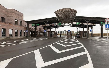 Rusiya Ermənistanla sərhədi AÇDI