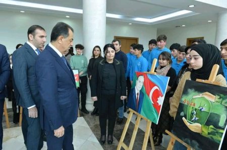Lənkəranda “Heydər Əliyev İli” çərçivəsində  gənc rəssamların əl işlərindən ibarət sərgi keçirilib