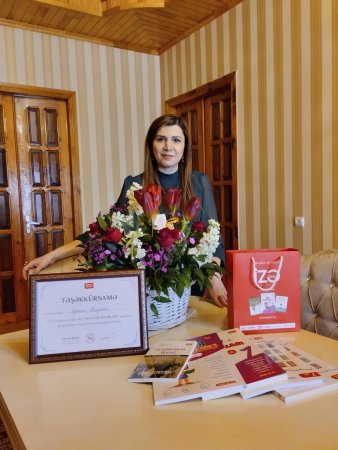 Bu gün şağirdlərinin sevimli müəlliməsi Aydan Rzayevanın Ad Günüdür