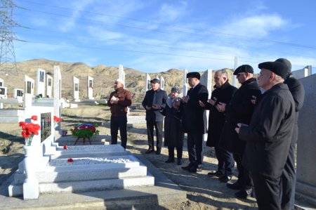 Mingəçevir bələdiyyəsi Qarabağ müharibəsi veteranlarının məzarüstü abidələrini qoydu.