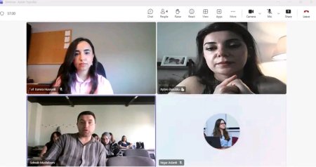 İstanbul Universitetində təhsil alan doktorantın seminarı