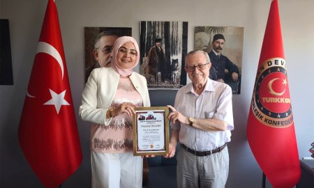 TÜRK DÜNYASININ YAŞAYAN HAFIZASI PROF. DR. HAYRETTİN İVGİN İLE ANLAMLI BULUŞMA